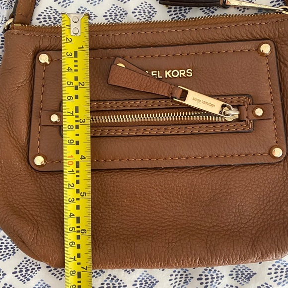 SOLD - Michael Kors Brown Gilmore Cross Body Bag - Picture 5 of 13